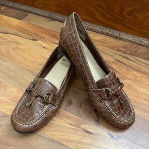 Mootsies Tootsies Brown Textured Slip-Ons